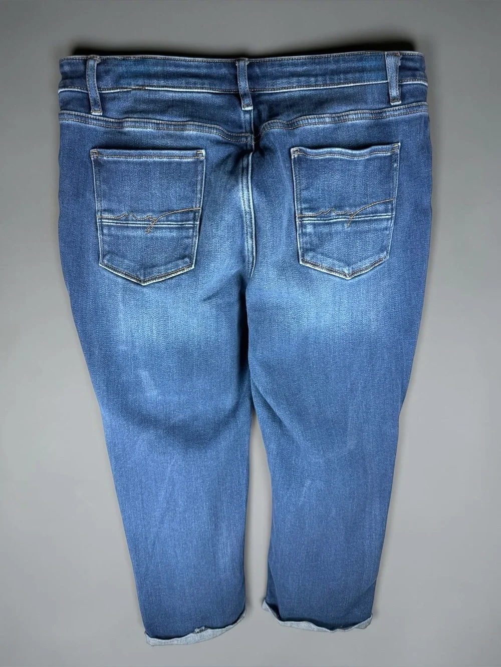 SOHO New York & Company Curvy Cropped Jeans Size 12 Distressed Stretch Denim